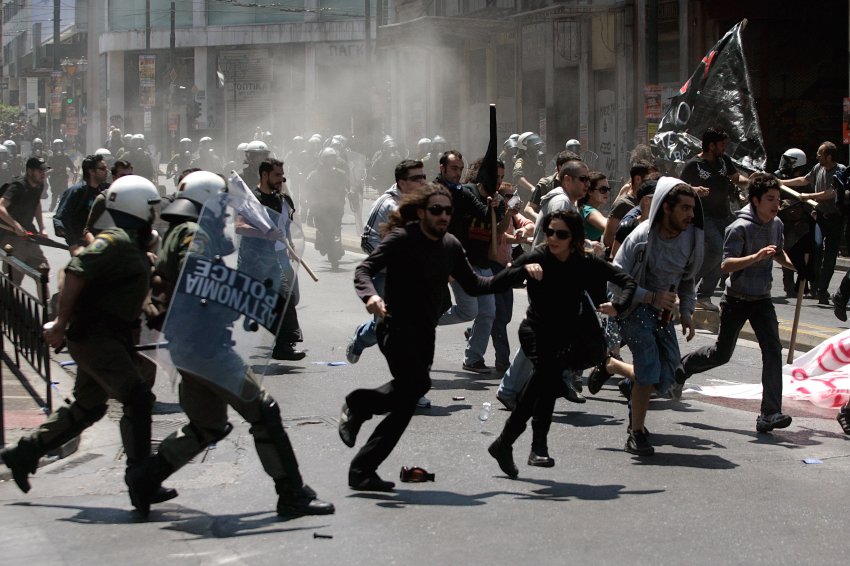 Greek riots - photo by "Piazza del Popolo"