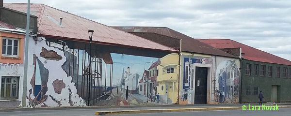 Murals in Punta Arenas. Photo © Lara Novak 