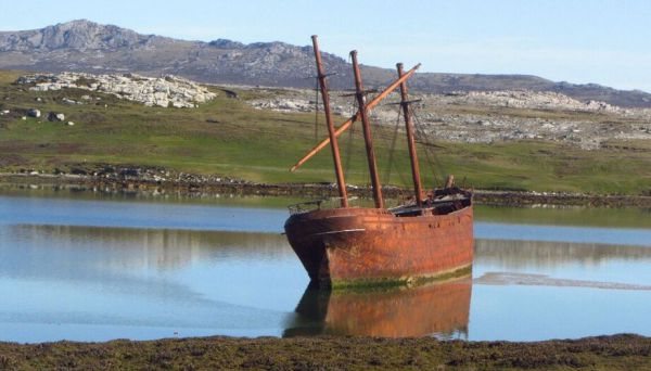 Shipwreck in the outer harbour of Port Stanley in the Falkland Islands. Photo by Bettina Elten
