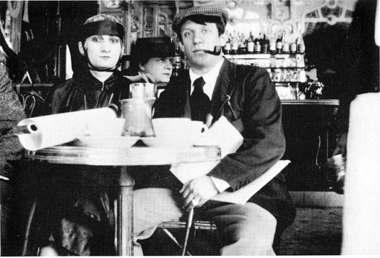 Picasso and his mistress, Paquerette, at the Cafe de la Rotonde Picasso and his mistress, Paquerette, at the Cafe de la Rotonde