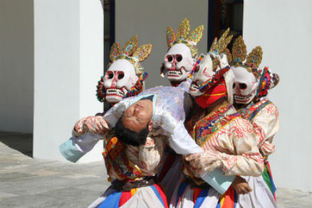 Dancers rehearsing the death of Acis